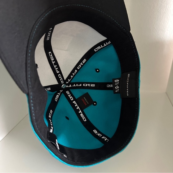 DC fitted hat - Picture 2 of 2